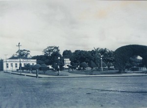 Praça Americano do Brasil, com seus famosos Jardins