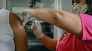 vacinacao com mascara