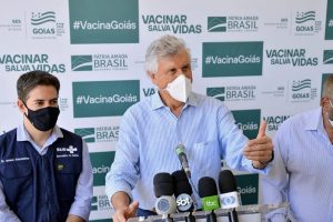 Caiado-em-coletiva-e-Ismael-Alexandrino-32200doese-Coronavac