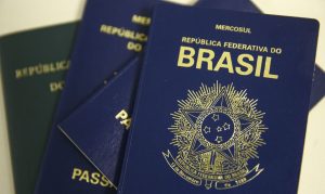 Passaporte brasileiro.