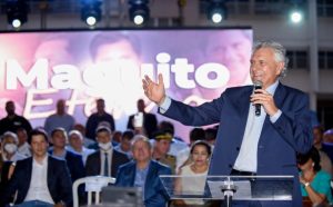 caiado homenagem a maguito capa