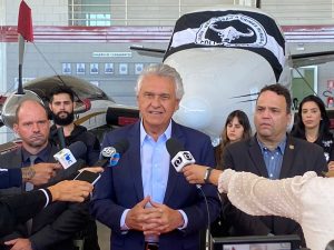 aviao apreendido bombeiros