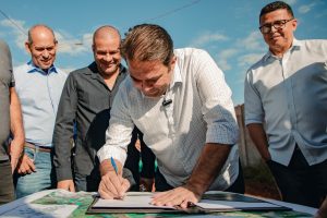 roberto naves prive lirios do campo