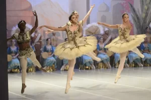 cia teatro basileu franca