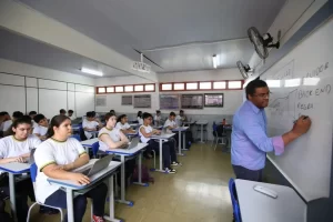 sala de aula goias