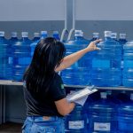 Procon Anápolis aponta variação de até 54% no preço da água mineral e 28% no gás